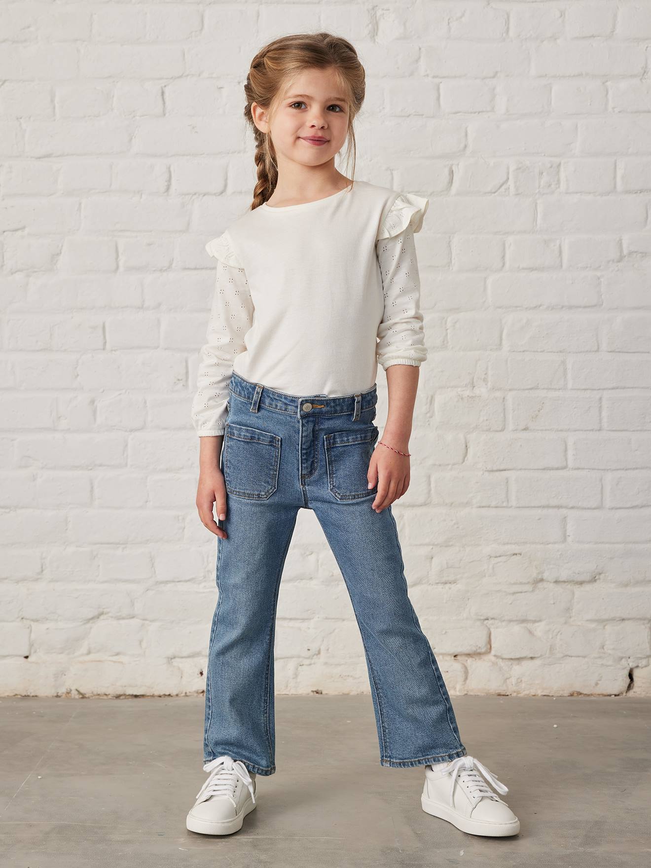 Calça jeans azul boca de sino estilo pirata para meninas