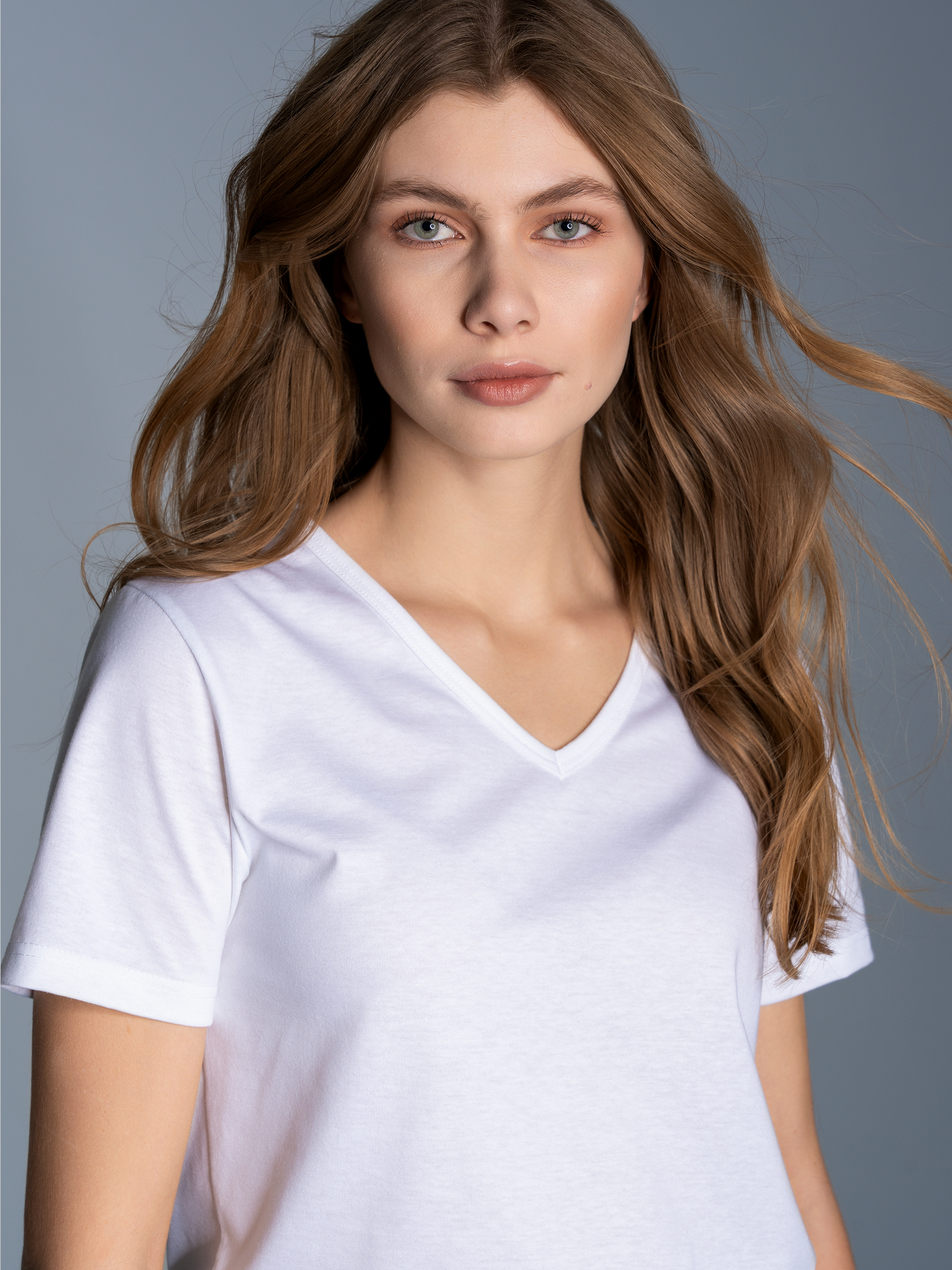 V-Shirt Slim Fit Weiss