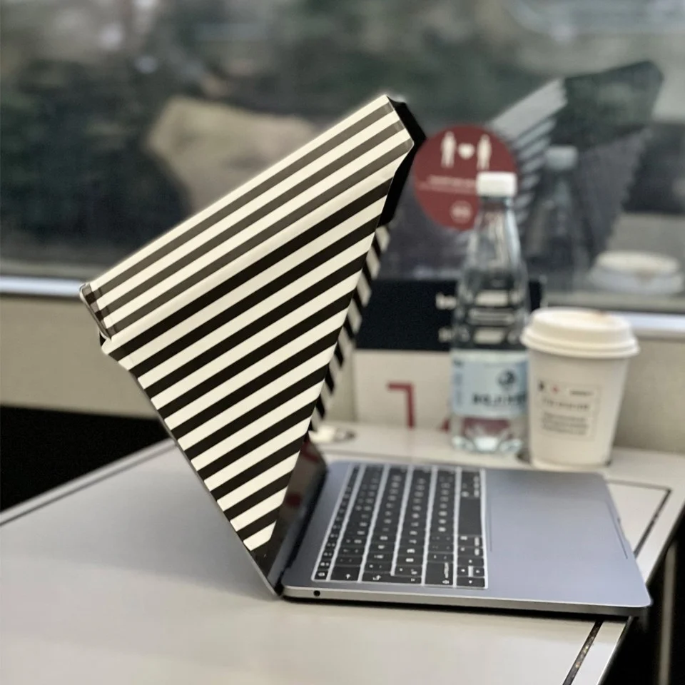 Philbert - Sun Shade & Privacy Ultra Slim Hood - Universal13”/14” - Striped