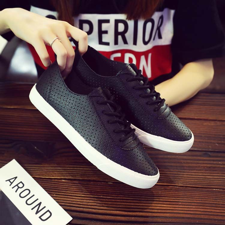Solejoy - Sneakers met uitsparingen van imitatieleer