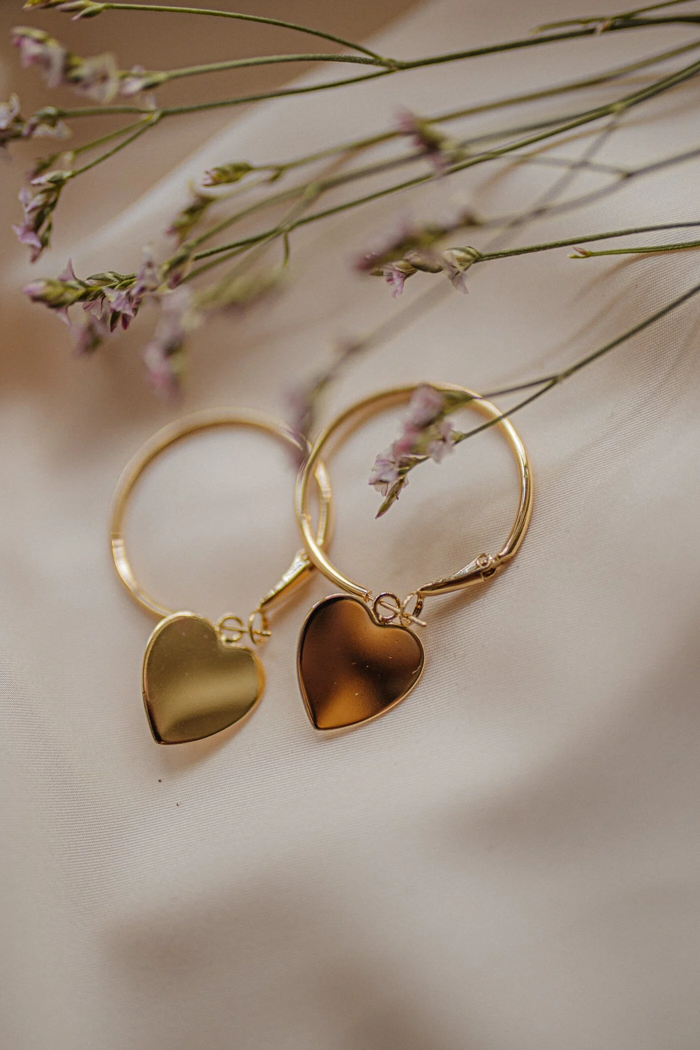 APHRODITE - Petites boucles d'oreilles créoles coeurs doré à l'or fin | Doré