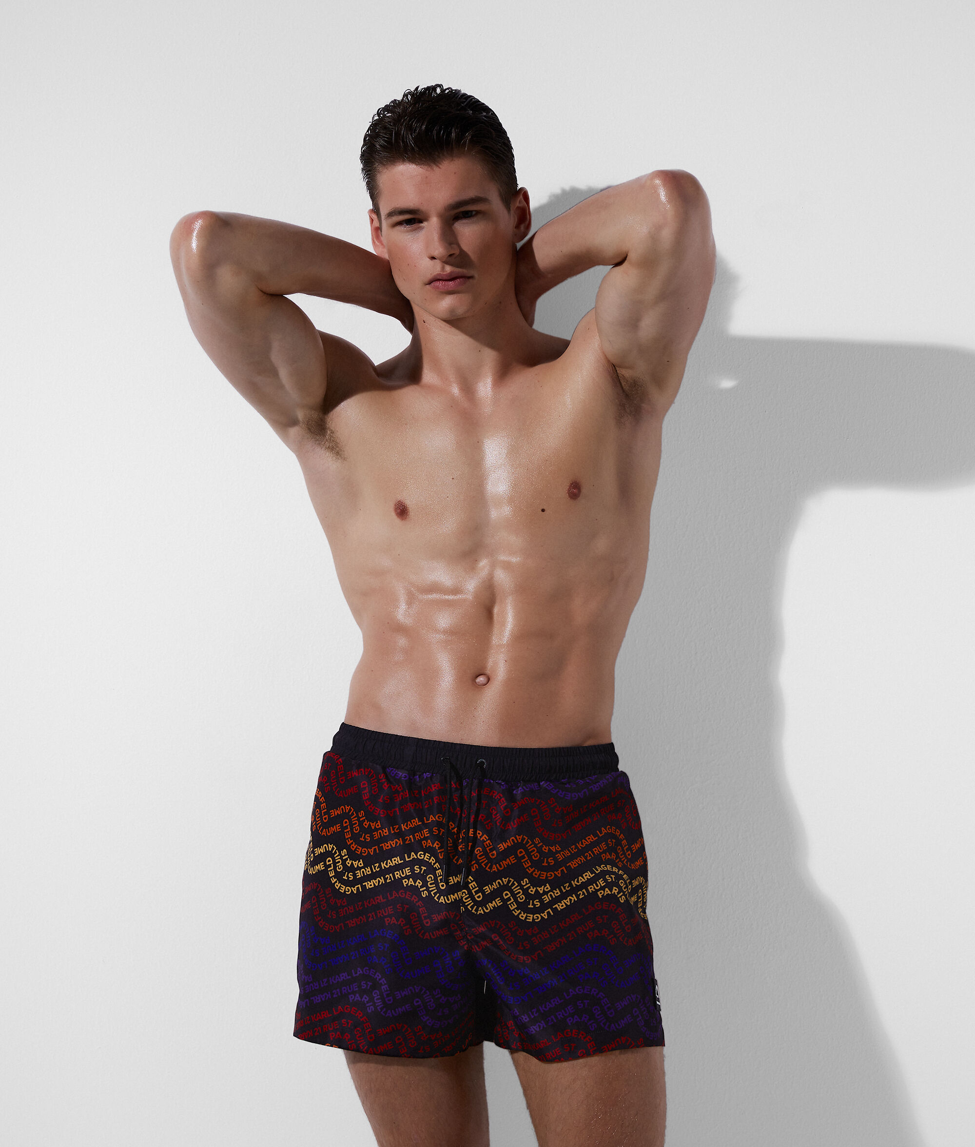 SHORT DE SURF AVEC LOGO KARL ONDULÉ RUE ST-GUILLAUME