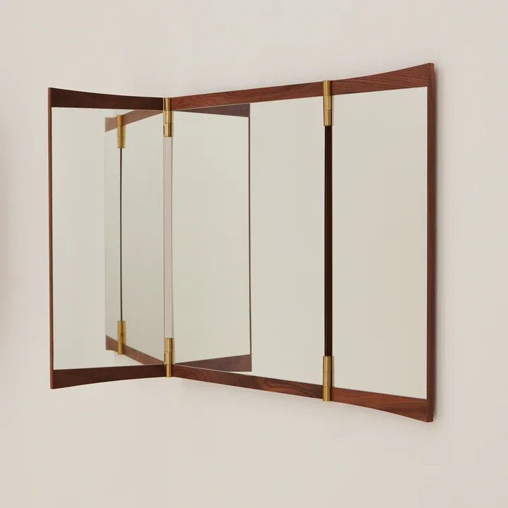 Gubi - Vanity 3 Wandspiegel, 69 x 116 cm, Walnuss