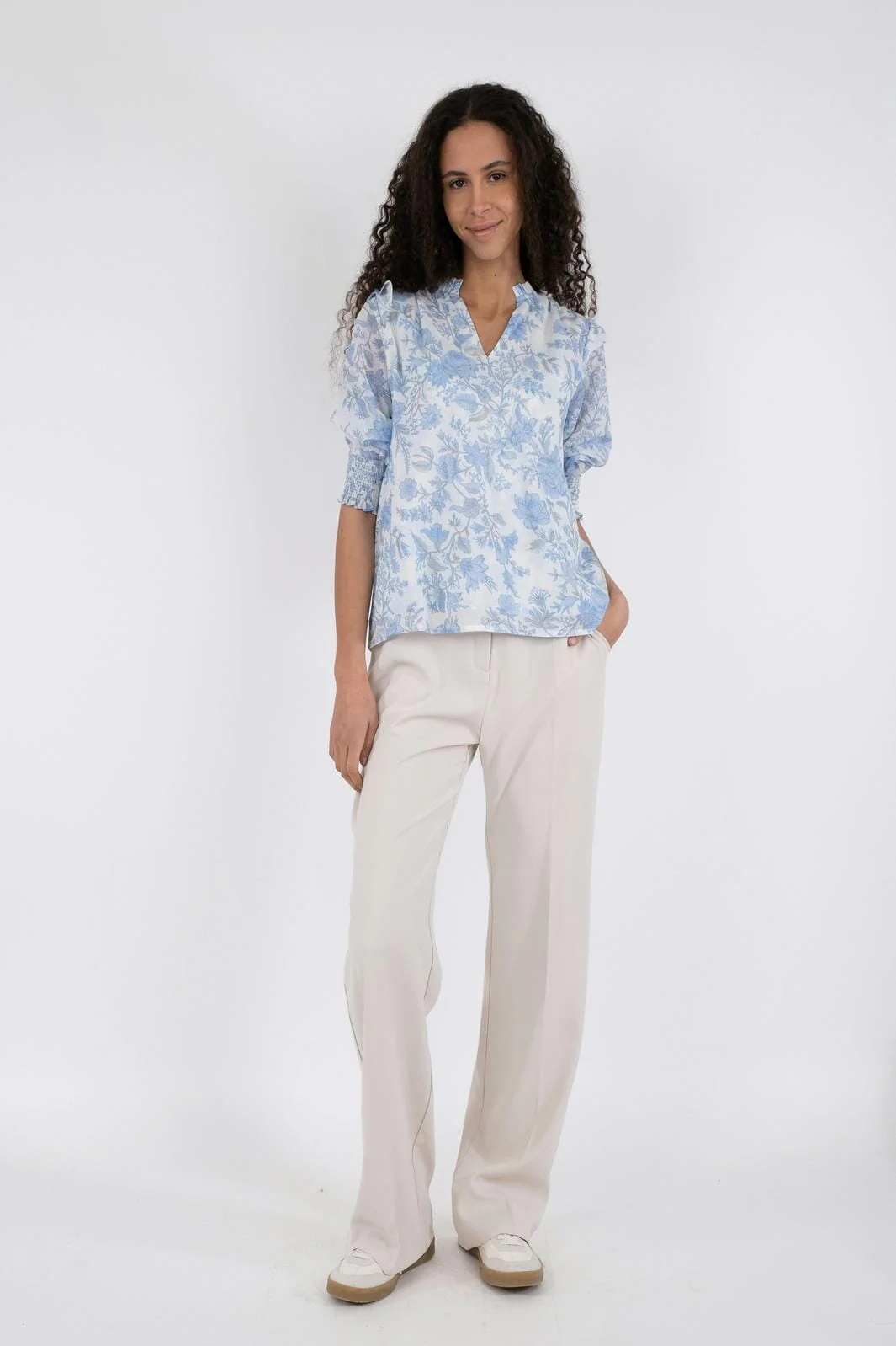 Neo Noir Davina Rose Field Blouse light blue