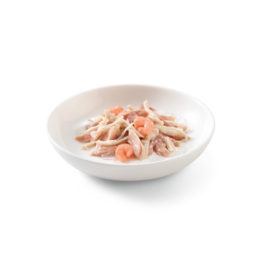 Sachê de 85g de atum com frango e camarão Schesir Adult para gatos.
