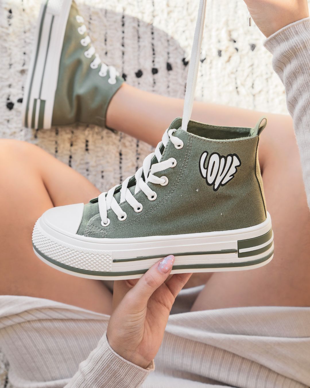 Basket femme kaki montante en toile - Linda