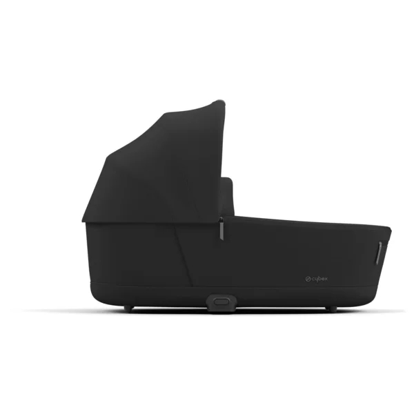 Carrinho de bebê Cybex Priam V4 na cor bege com estrutura preta fosca.