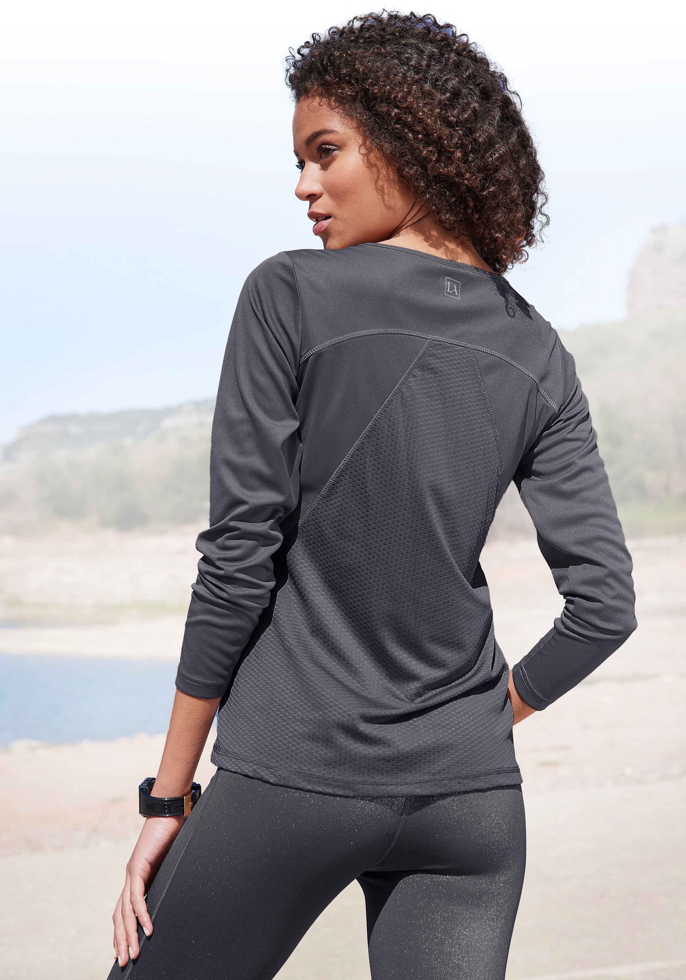 LASCANA ACTIVE Funktionsshirt , mit Mesh-Einsatz