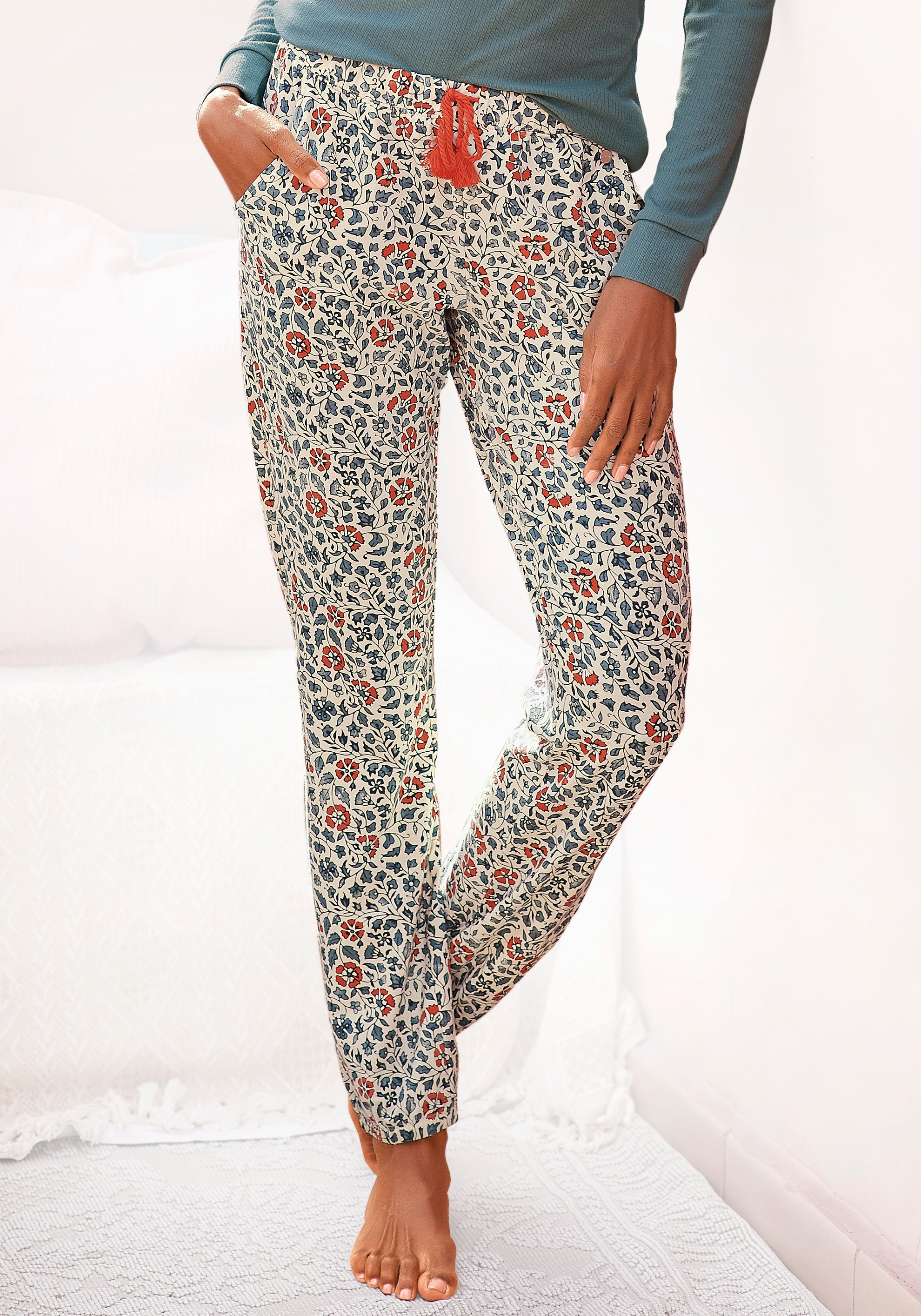 LASCANA Schlafhose  im Blumen Allover-Druck