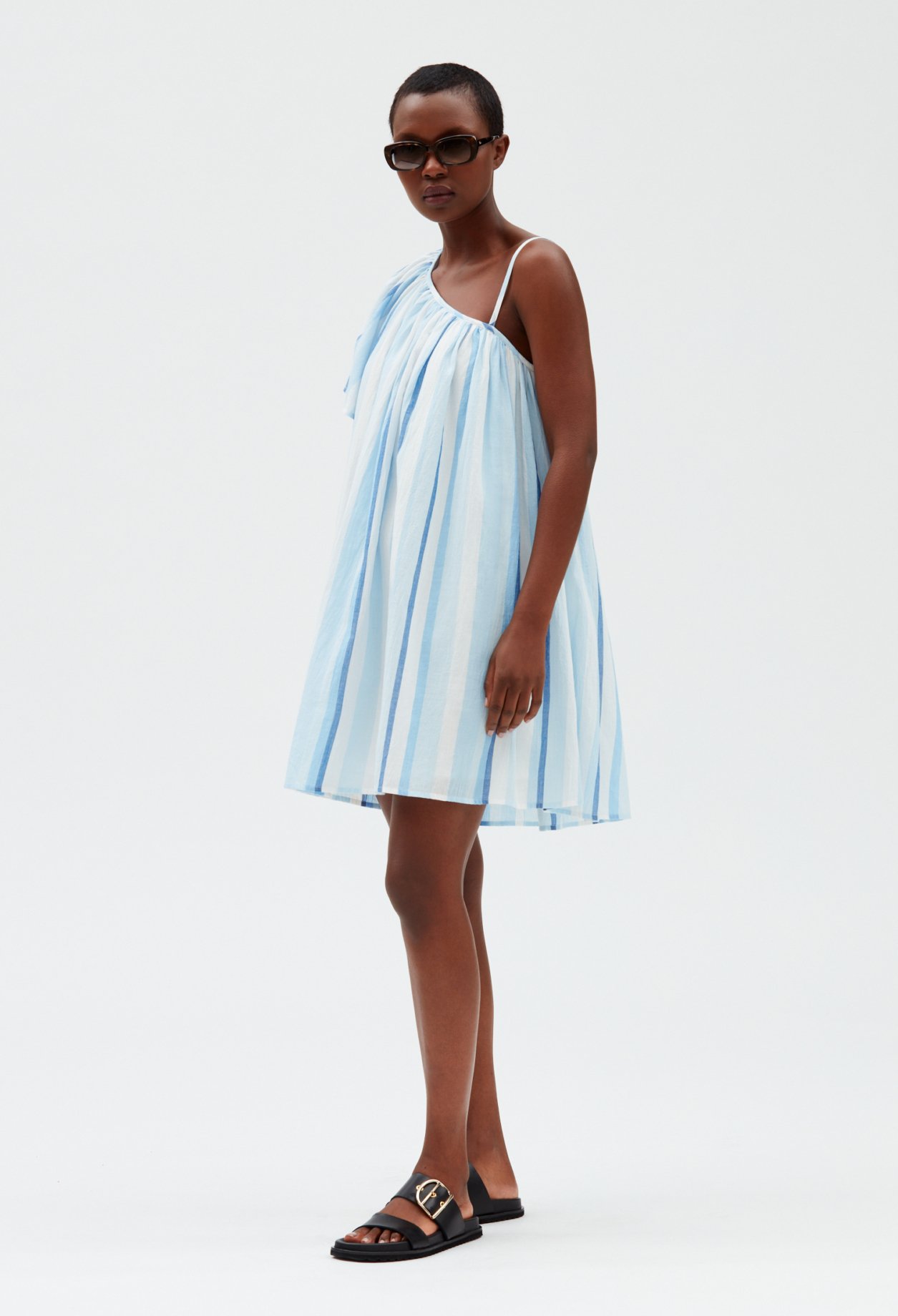 Robe courte asymetrique bleue
