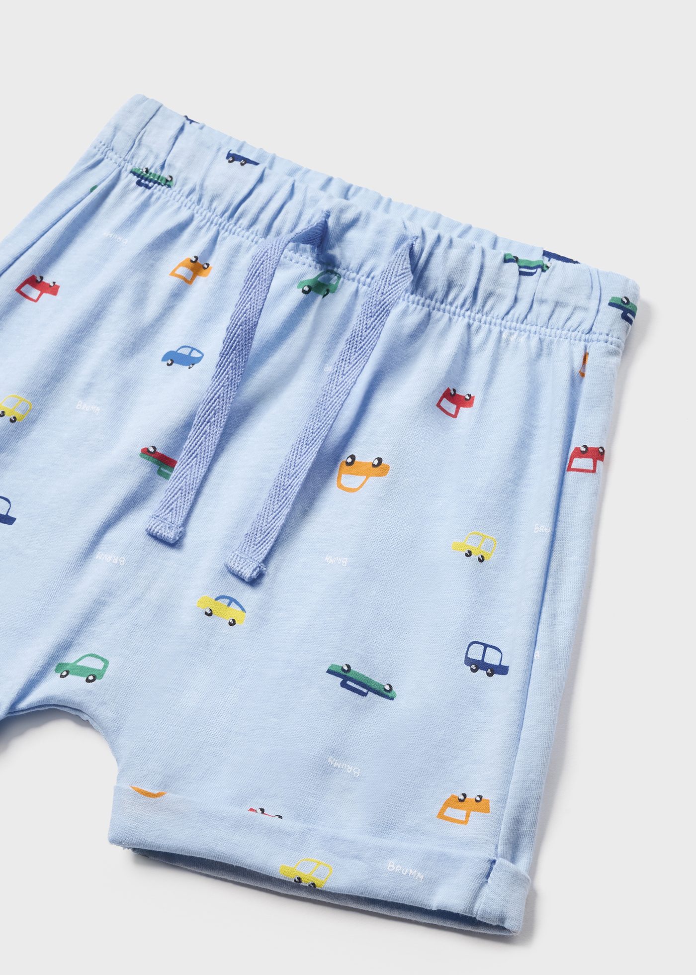 Pijama estampado feito com algodão sustentável para bebês