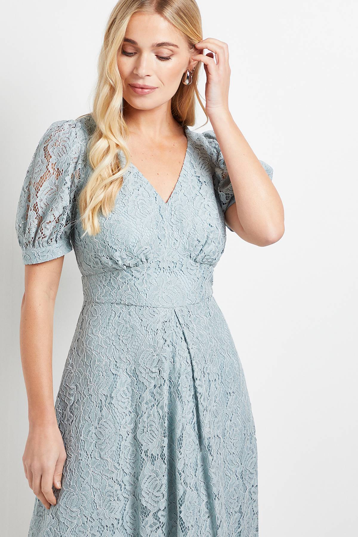 Wallis Robe Midi Tea Col V En Dentelle Petite