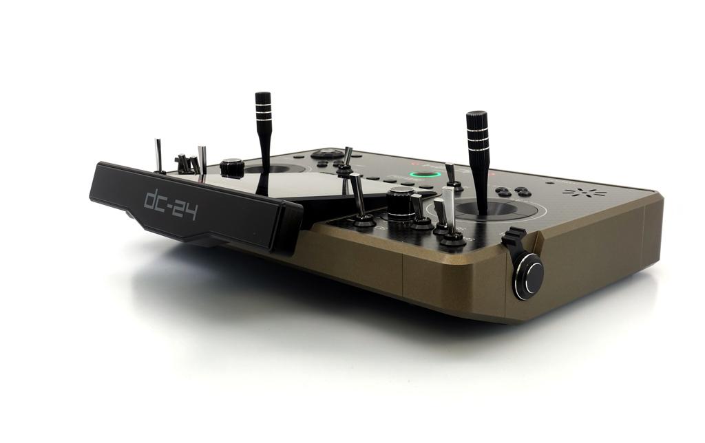 Fernsteuerung DC-24 II Carbon Line Bronze<br>Professioneller 2.4 GHz Duplex Pultsender