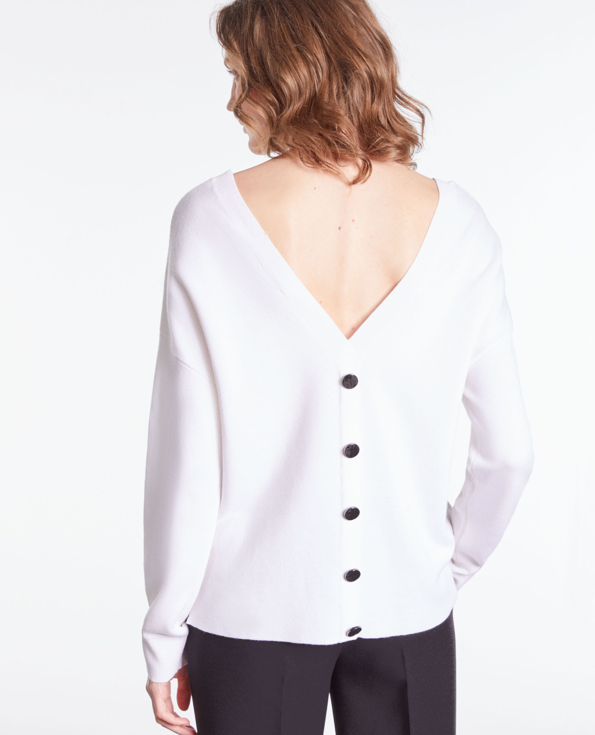 Pull avec boutonnage dans le dos