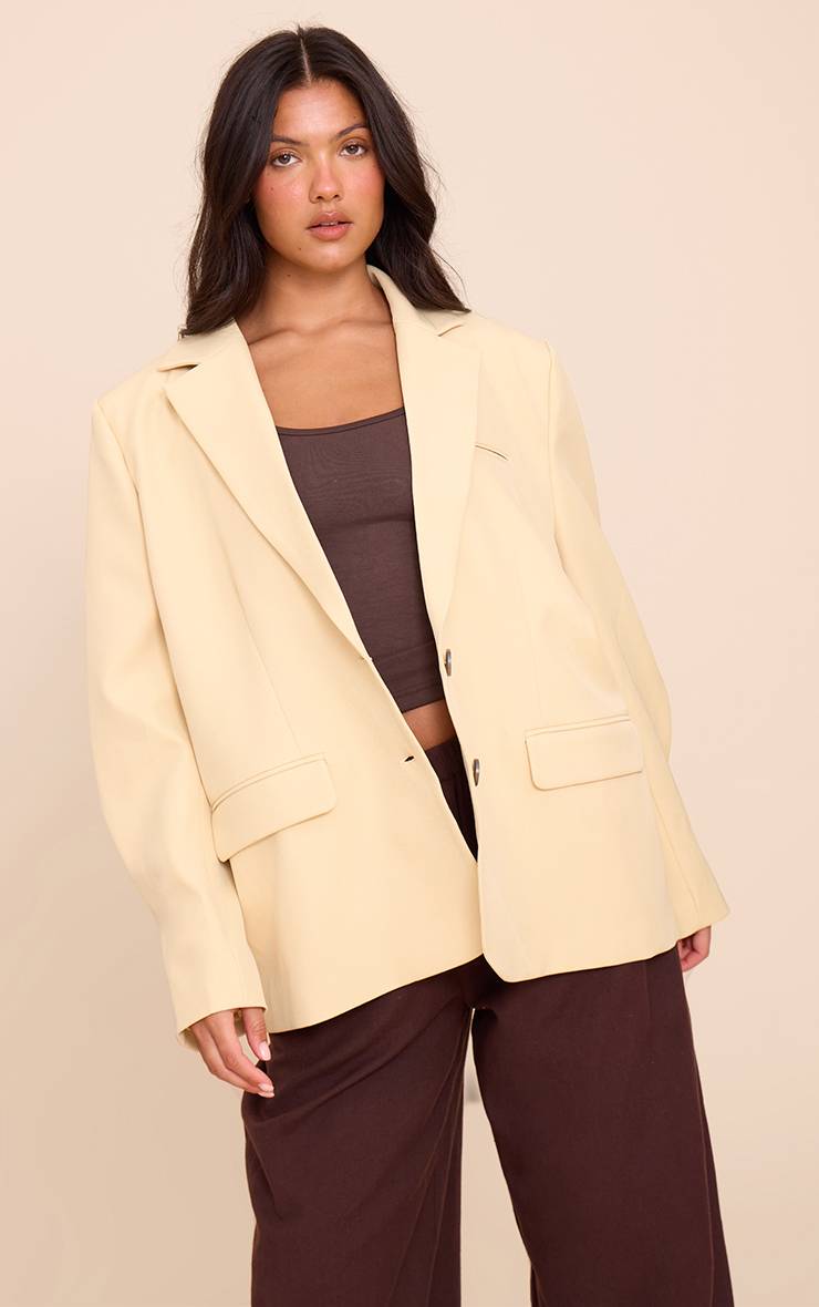Pale Yellow Blazer Oversize Couleur Crème Avec Détails De Coutures Aux Manches