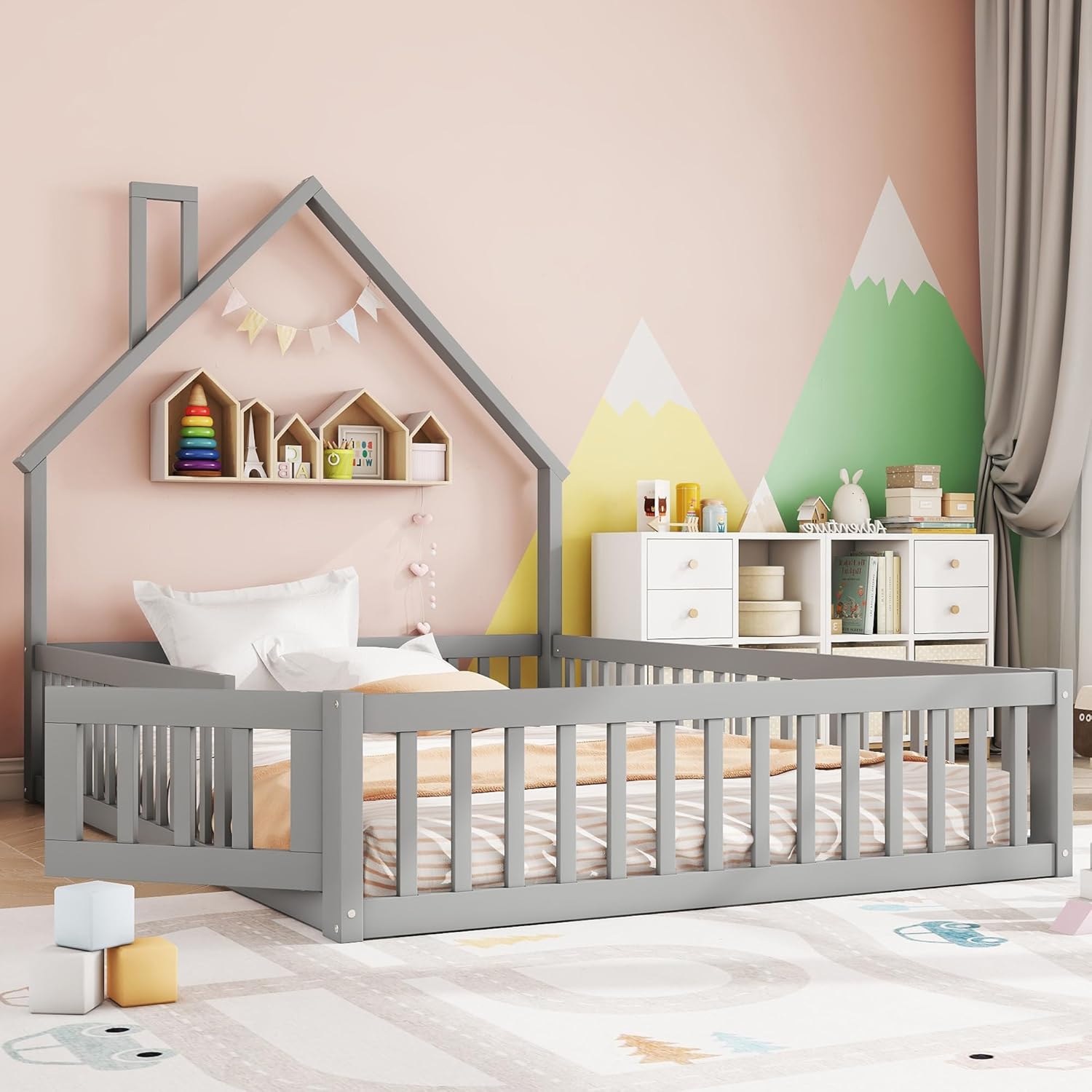 Merax Kinderbett Bodenbett 140x200 cm Hausbett mit Rausfallschutz & Lattenrost, Schornsteinform, öffnbarem Zaun - Montessori Bett, Jugendbett, Holz Bettgestell(ohne Matratze), Grau