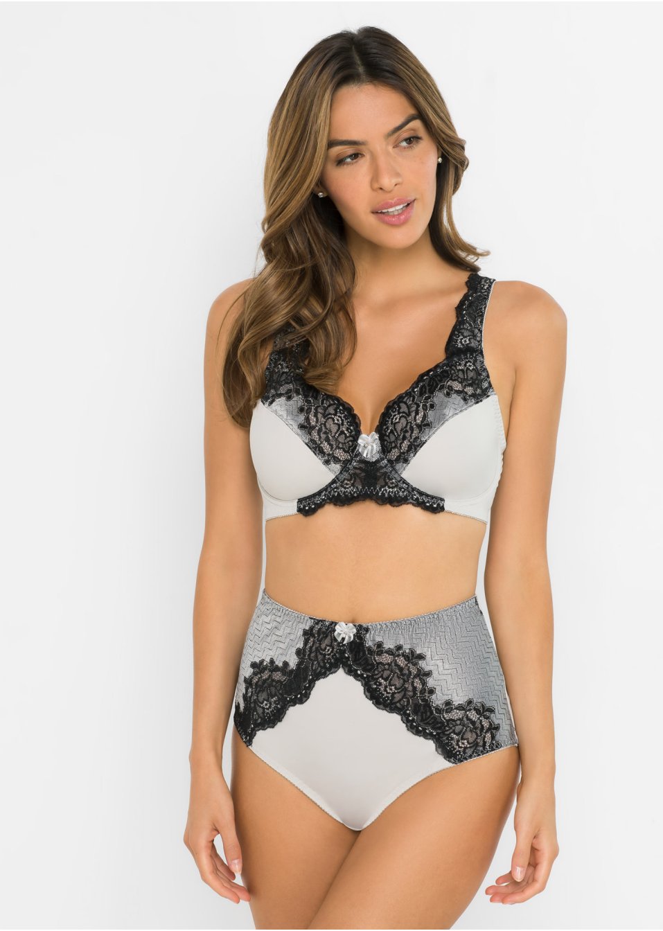 Soutien-gorge minimiseur à armatures avec matériau recyclé