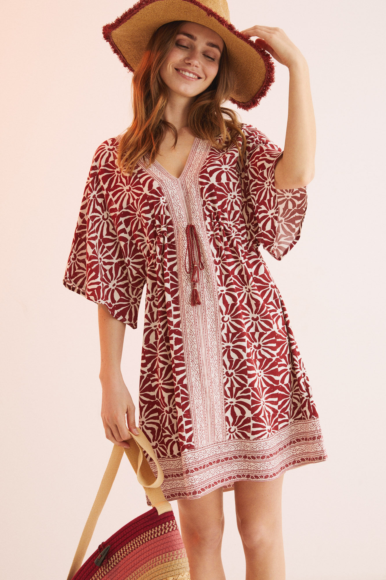 Vestido curto de alcinha estampado - estampa