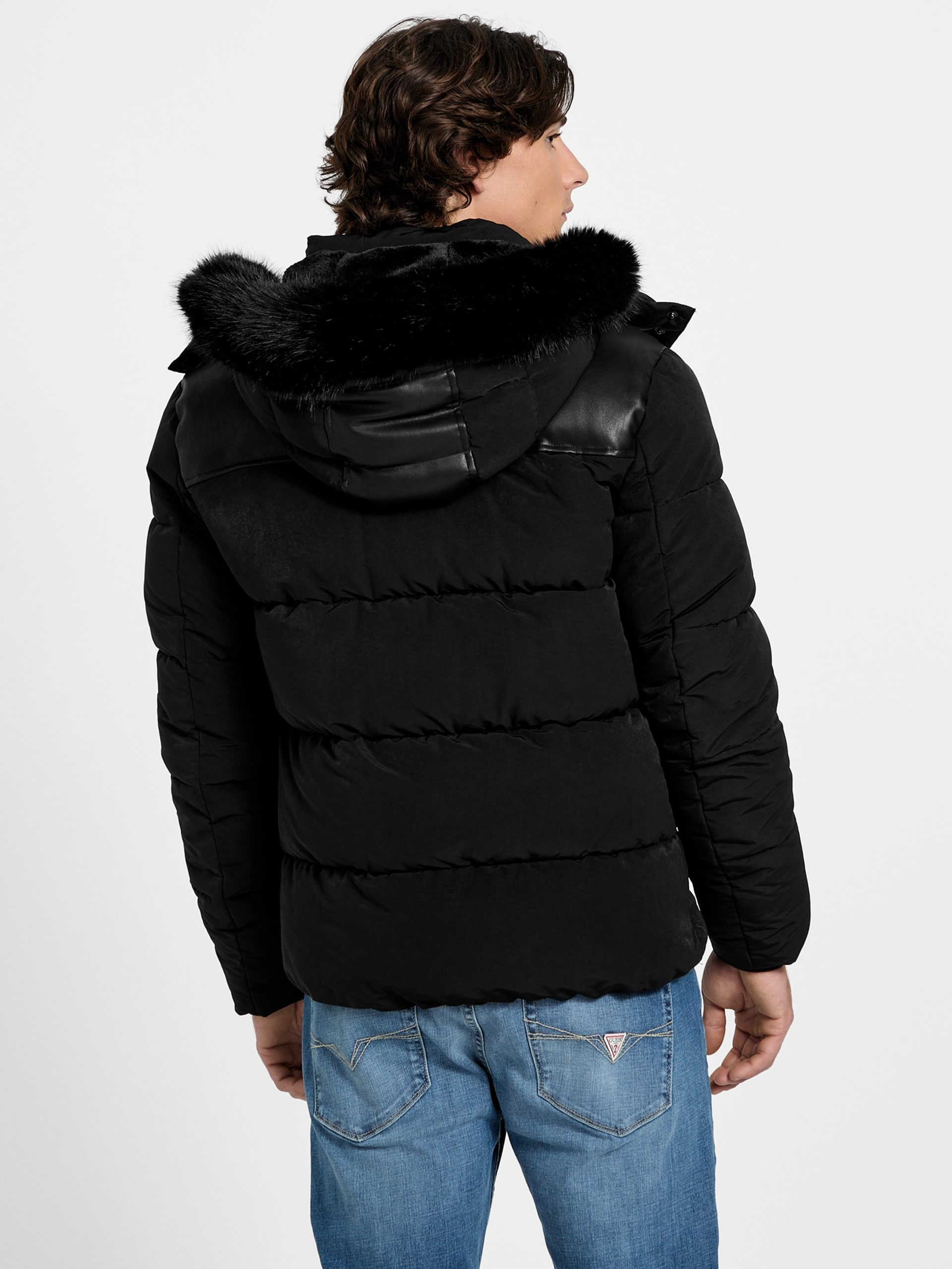 Jaqueta puffer com capuz