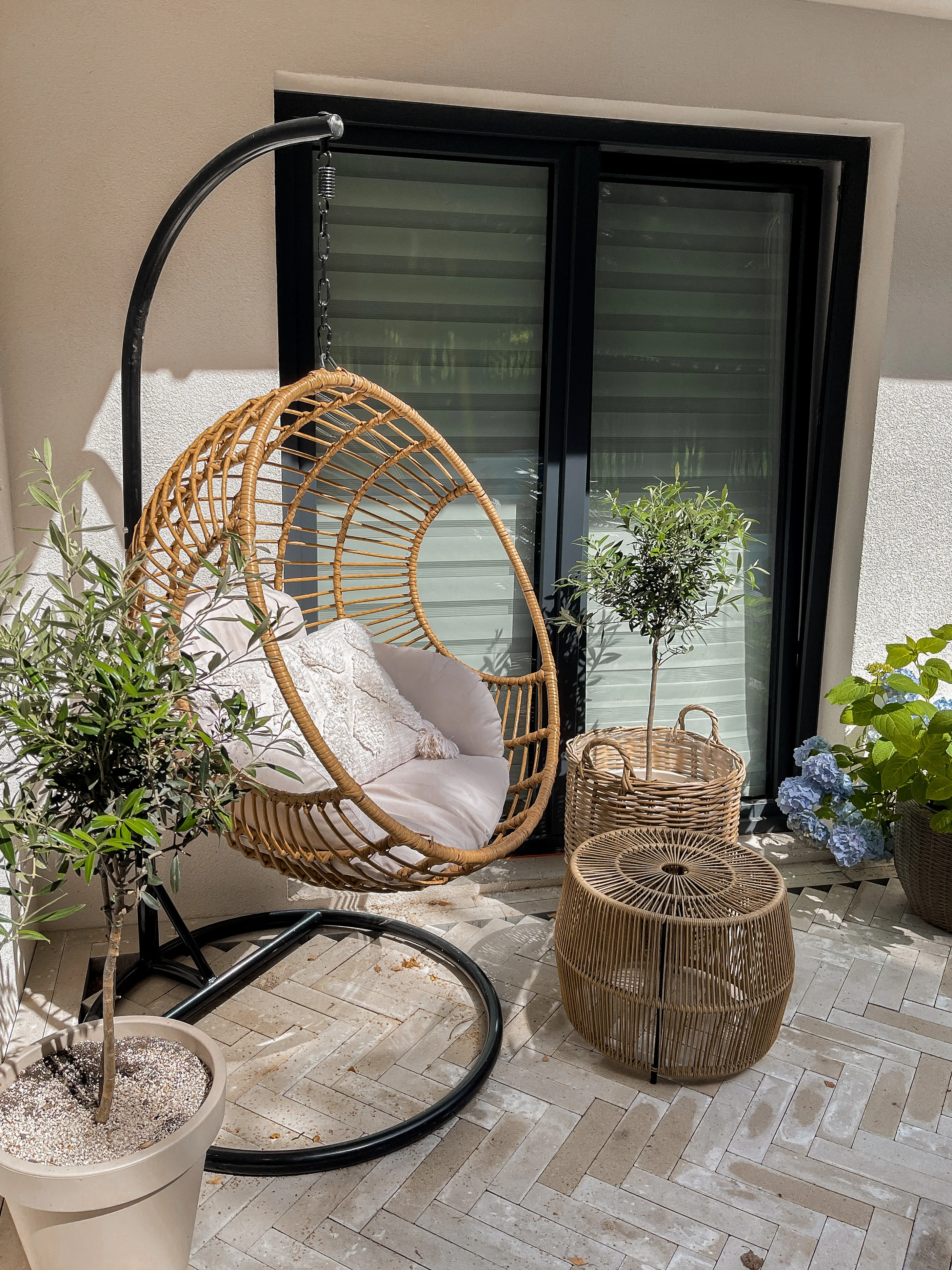 Hangstoel met standaard ASPIO PE rotan Natuurlijk
