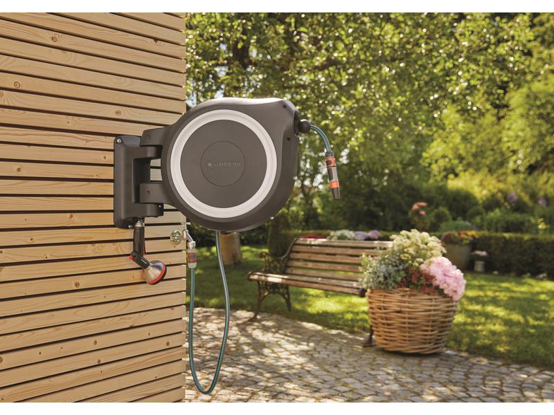 GARDENA Wand-Schlauchbox RollUp M/L 25 m Praktische und kompakte Schlauchrolle