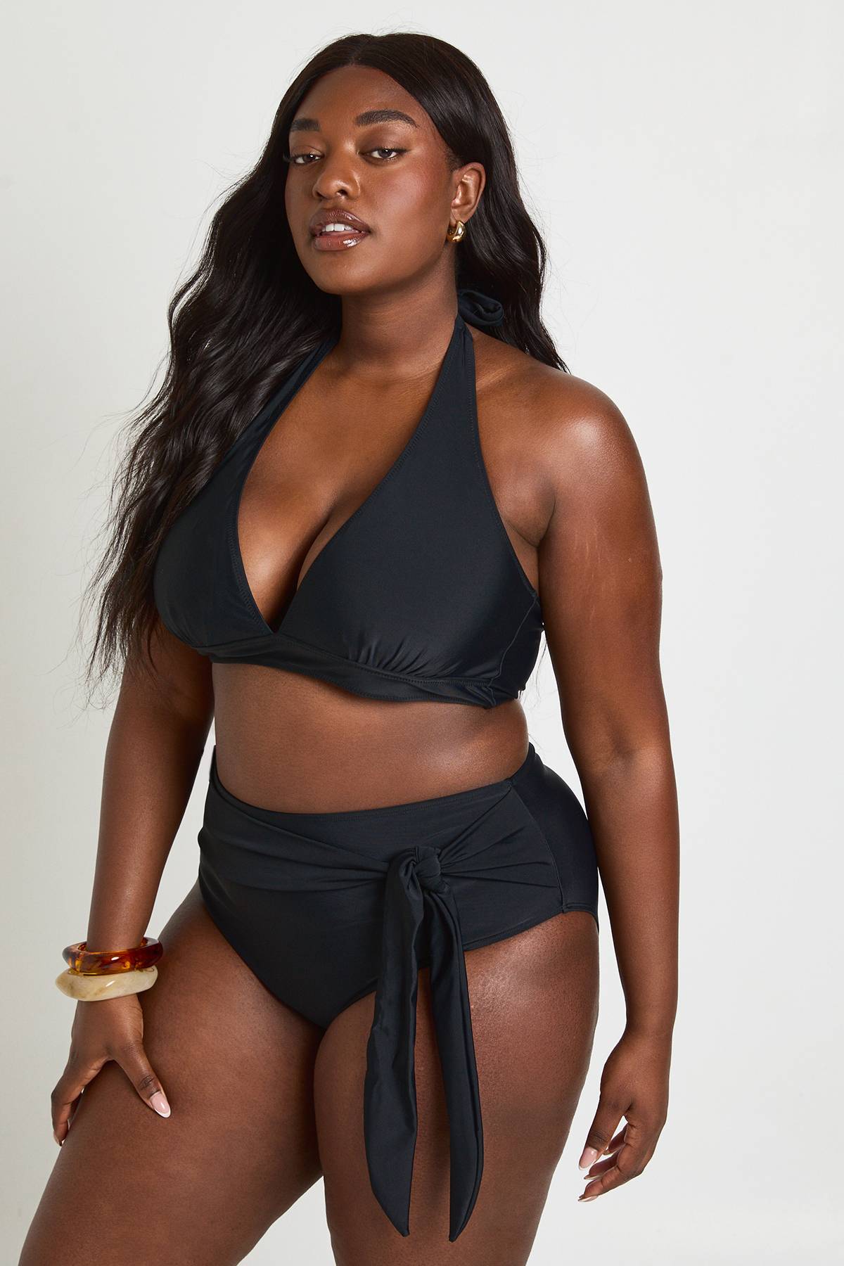 boohoo Bas De Bikini Grande Taille Taille Haute Gainant Avec Détail Drapé