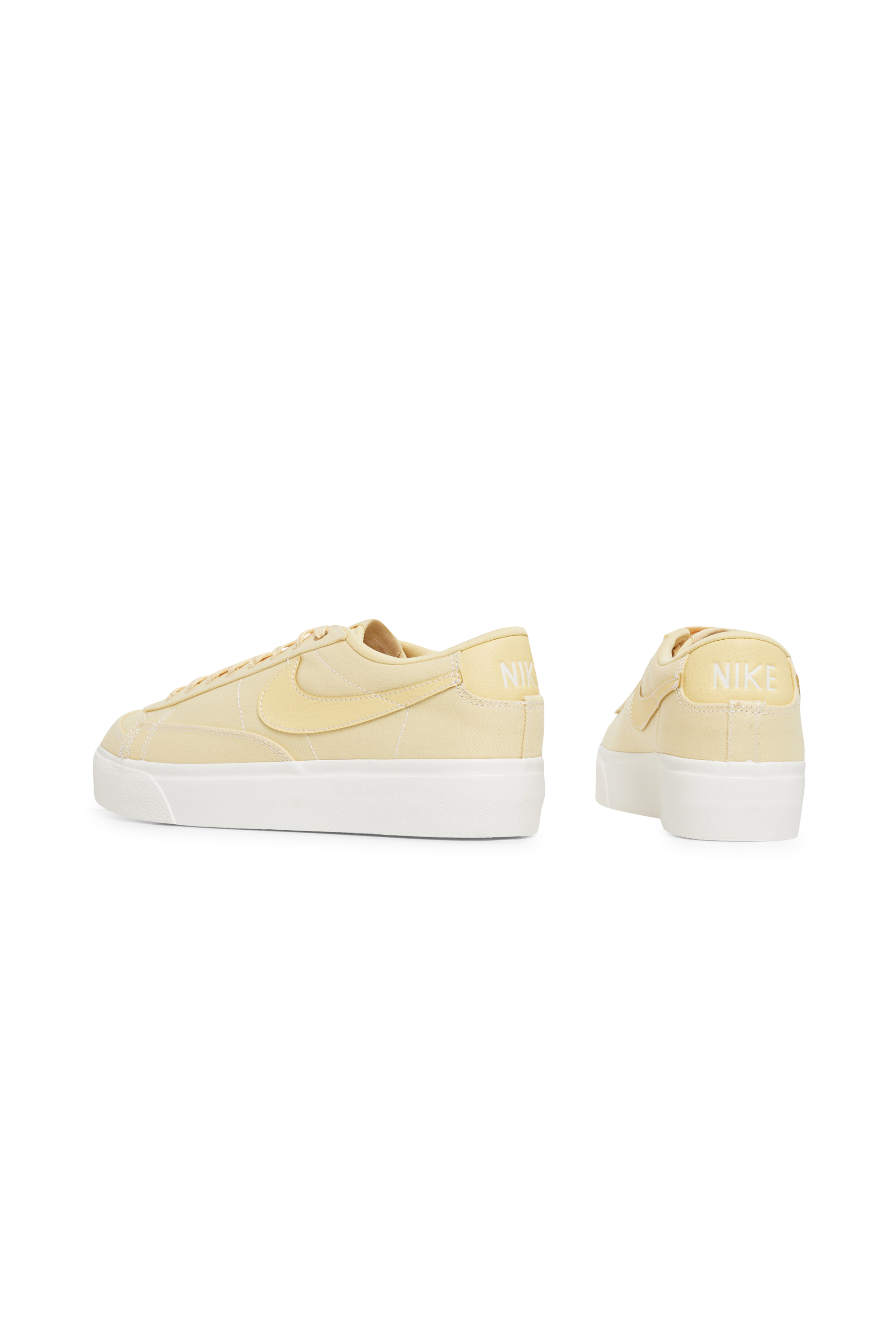 NIKE Baskets BLAZER LOW PLATFORM CNVS Beige
