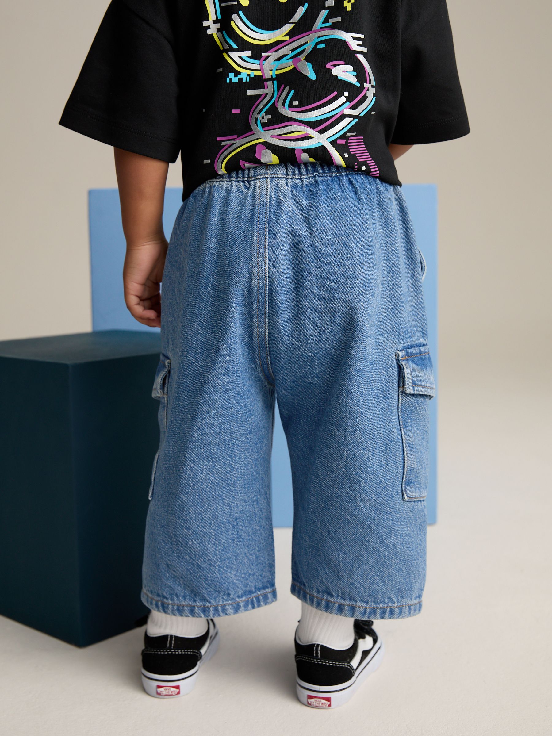 Middenblauw denim - 100% katoenen cargobroek met wijde pijpen en elastische taille (3mnd-7jr)
