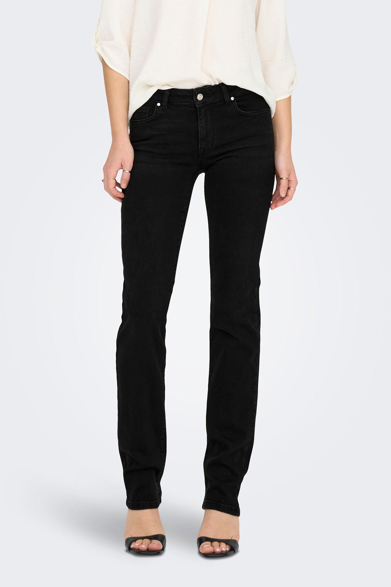 Calça jeans de corte reto com cinco bolsos