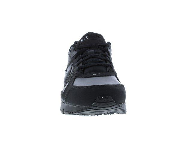 Nike Air Max IVO Trainers