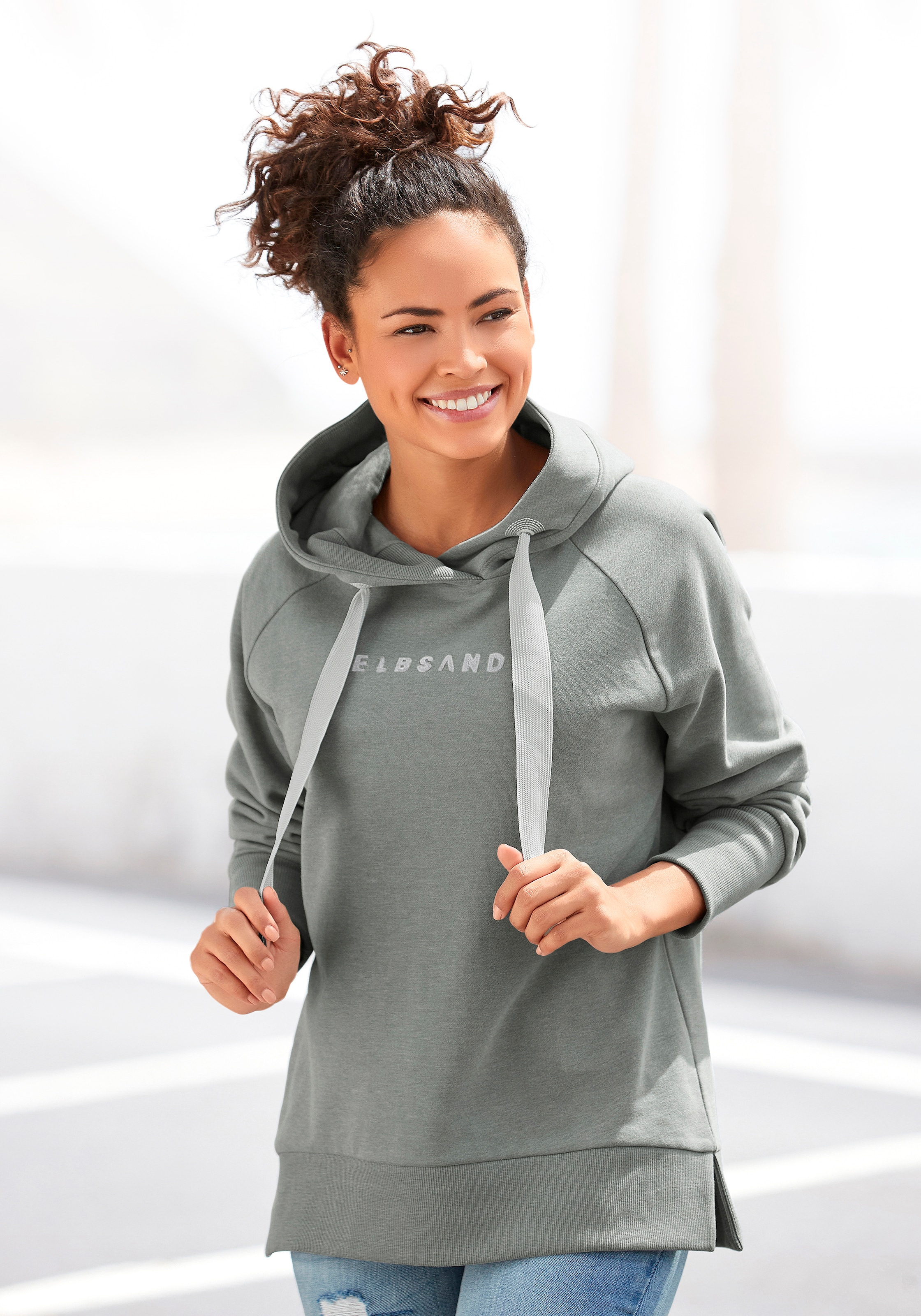 Elbsand Kapuzensweatshirt »Svana«, mit Logoprint, bequemer Hoodie, seitliche Schlitze