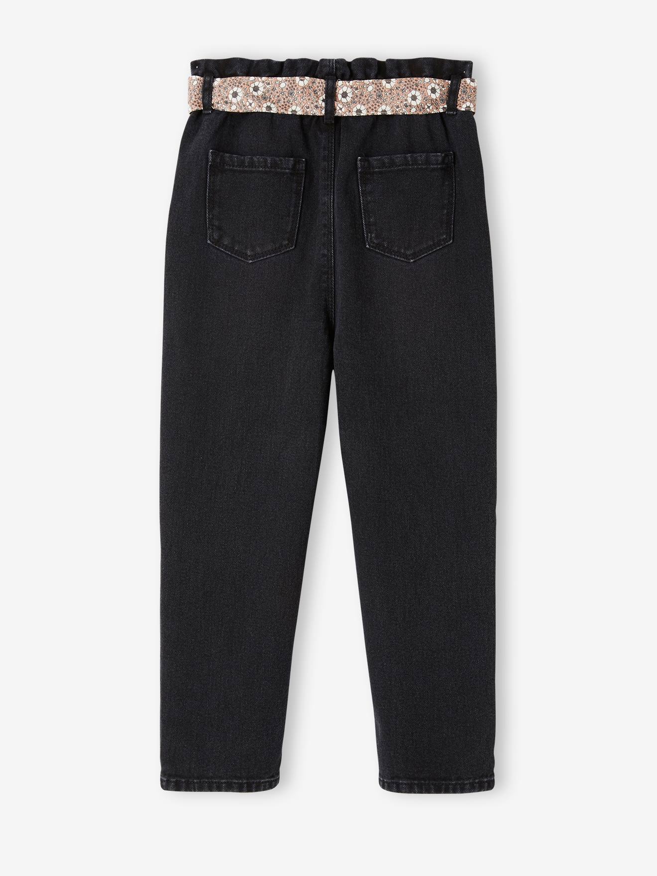 Calça jeans estilo paperbag e cinto floral, garota de jeans cinza