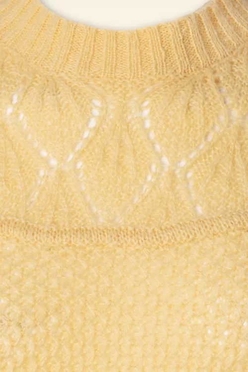 King Louie Jeannie Yoke Farfalle Sweater in pebble geel