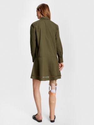 Vestido camisa na altura do joelho com detalhe de renda adaptável