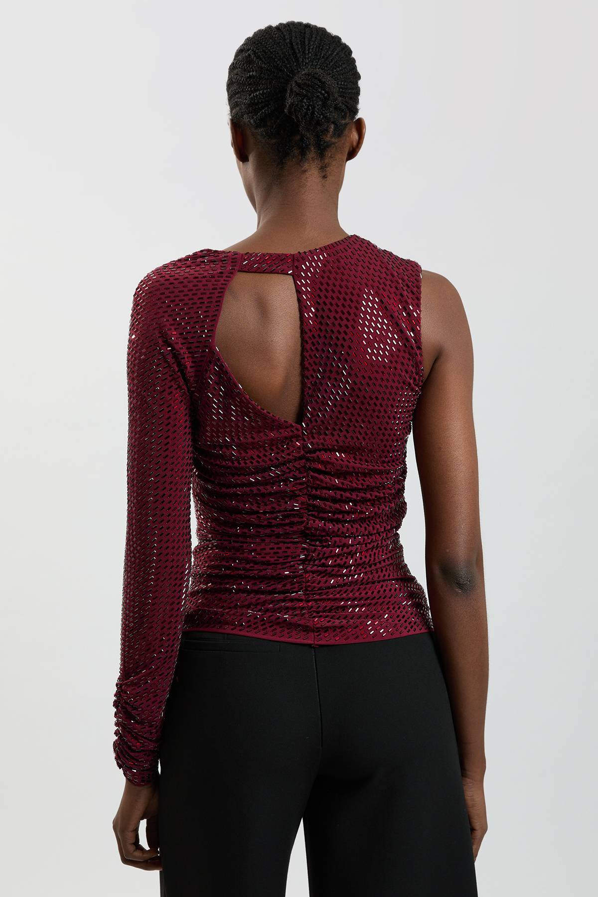 KarenMillen Haut Premium À Une Épaule Orné De Cristaux