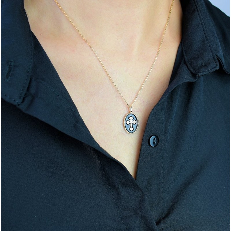 Collier croix fleur de lys sertie d'oxyde de zirconium émail noir Plaqué OR 750 3 microns