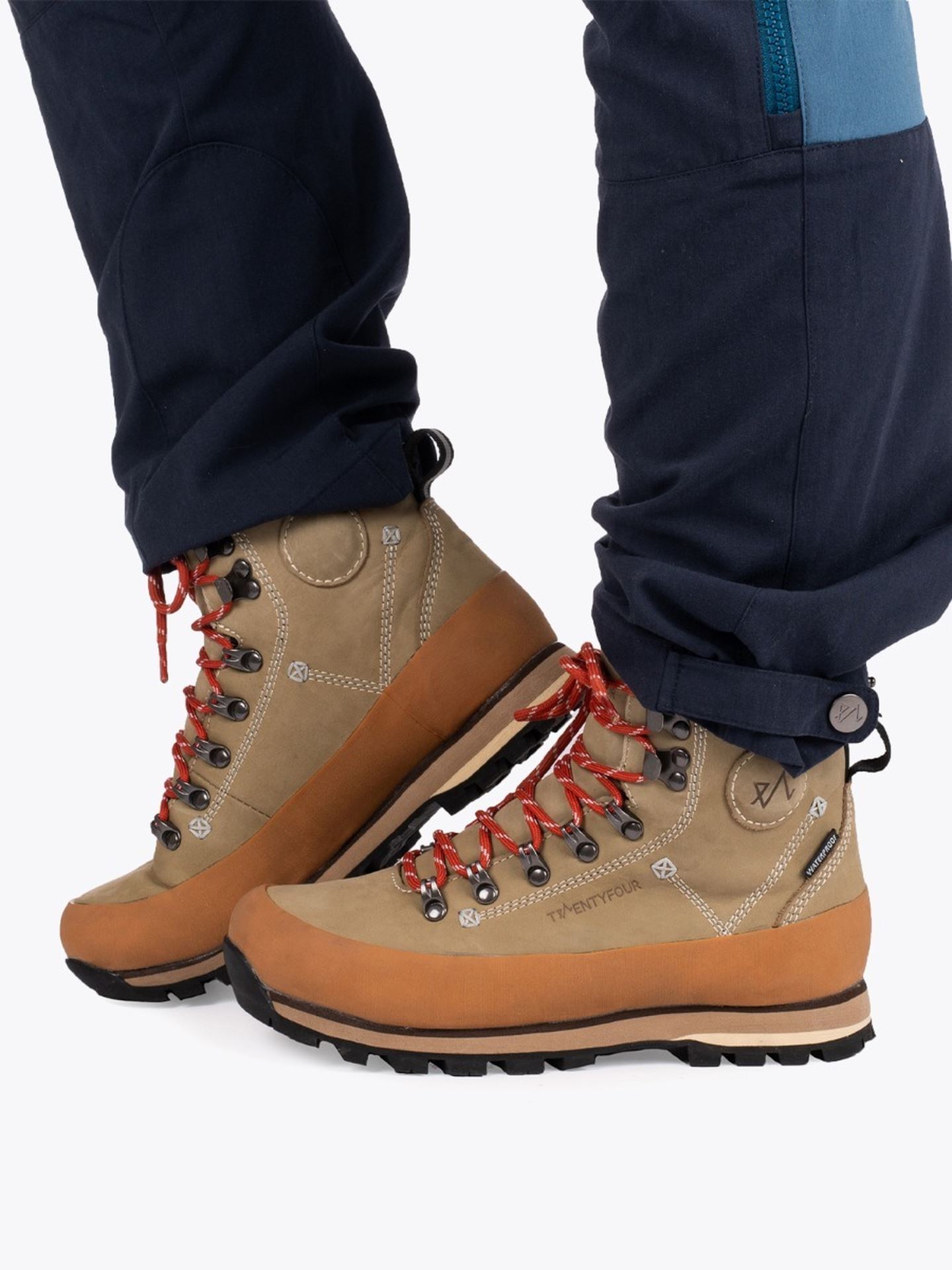 Finse Leather Boot