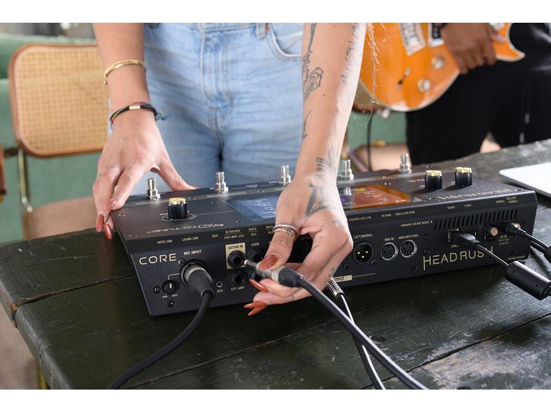 HeadRush Effektgerät CORE Perfekter Gitarren- und Gesangssound mit einem Tastendruck