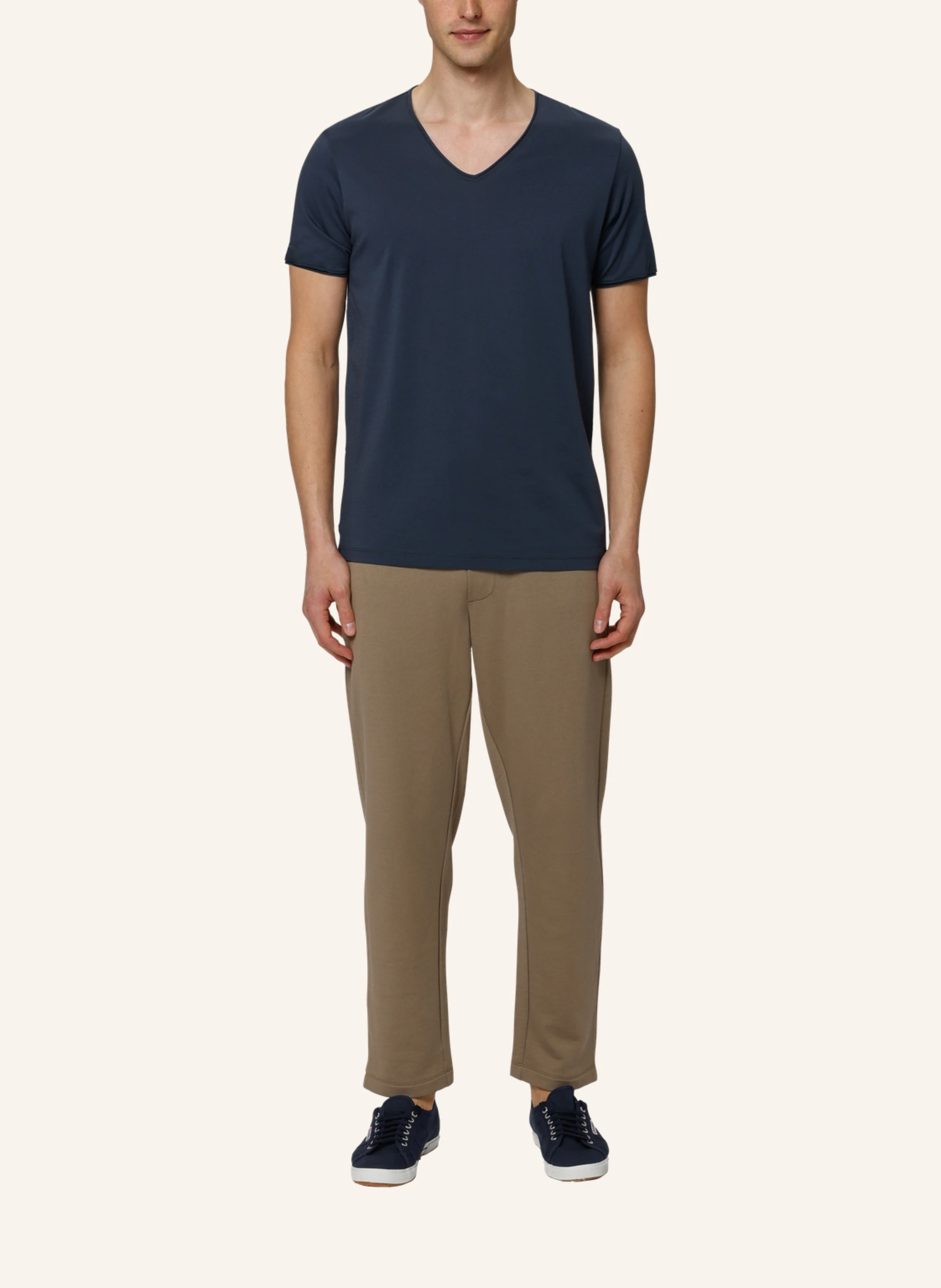 TRUSTED HANDWORK V Neck 1/2-Sleeve T-Shirt with Roll Edge