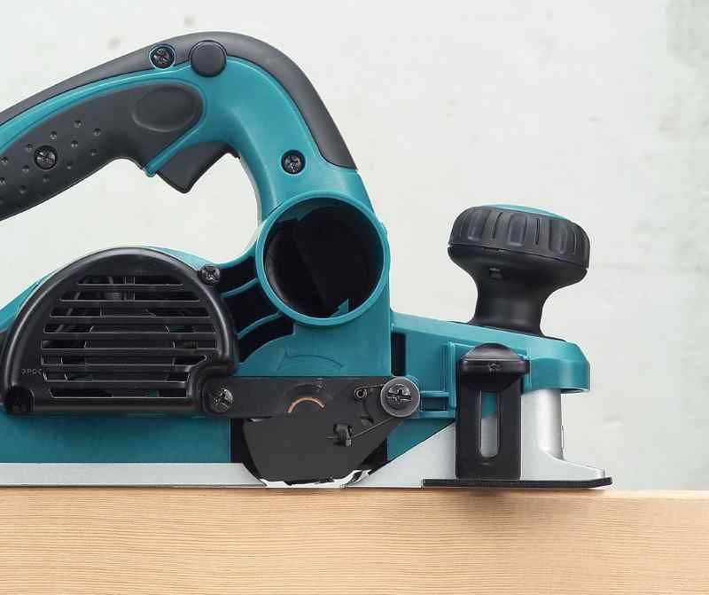 Makita KP0810K 230V Schaaf 82 mm in koffer