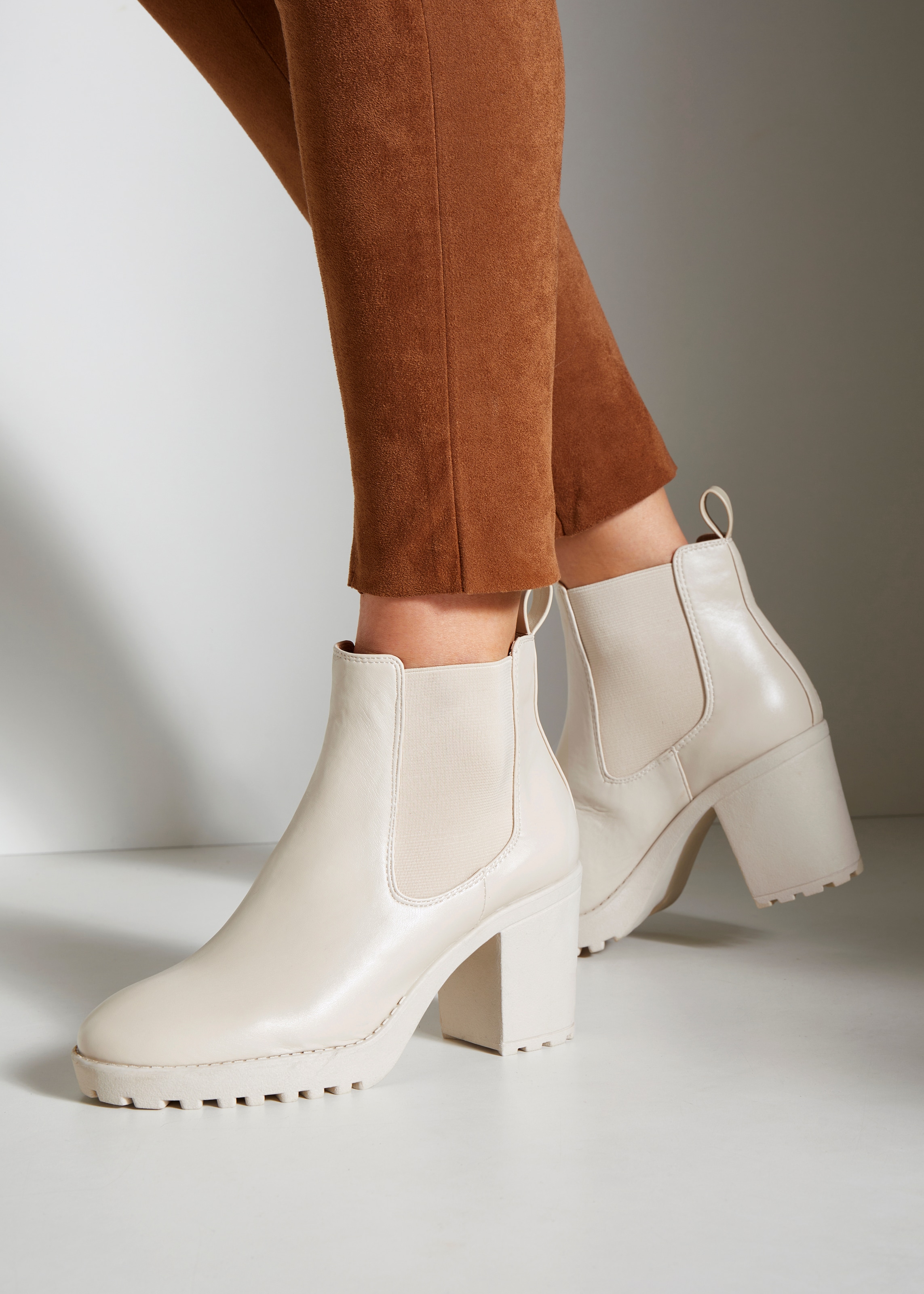 Vivance Chelseaboots  mit Blockabsatz & Stretch-Einsatz, High-Heel-Stiefelette, Ankle Boots