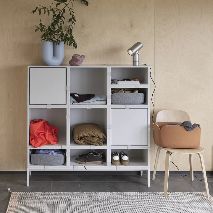 Muuto - Stacked System Regalmodul mit Rückwand, medium / hellgrau