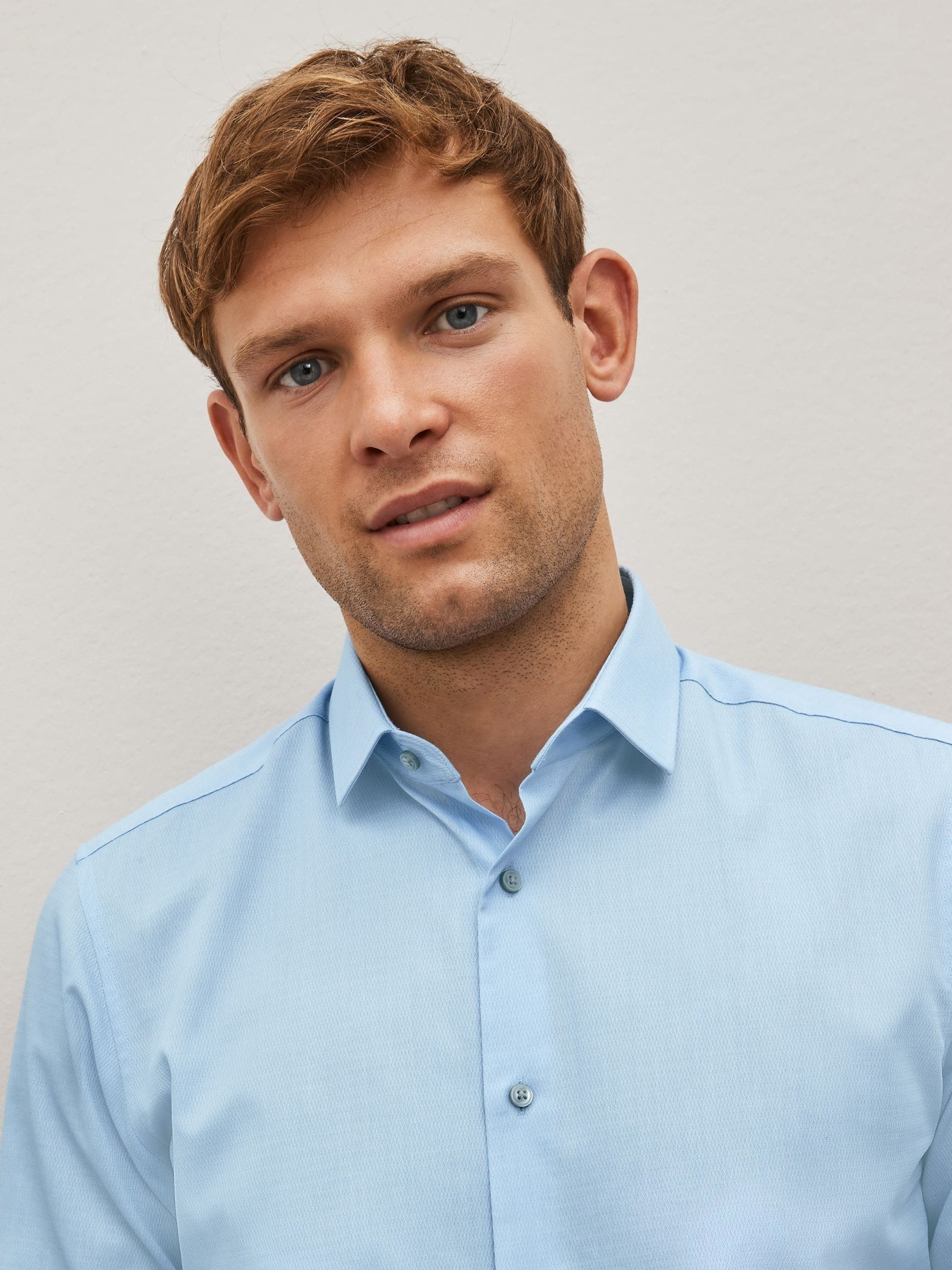 Blauw - Slim Fit - Onderhoudsvriendelijk, getextureerd, slim fit overhemd met enkele manchet