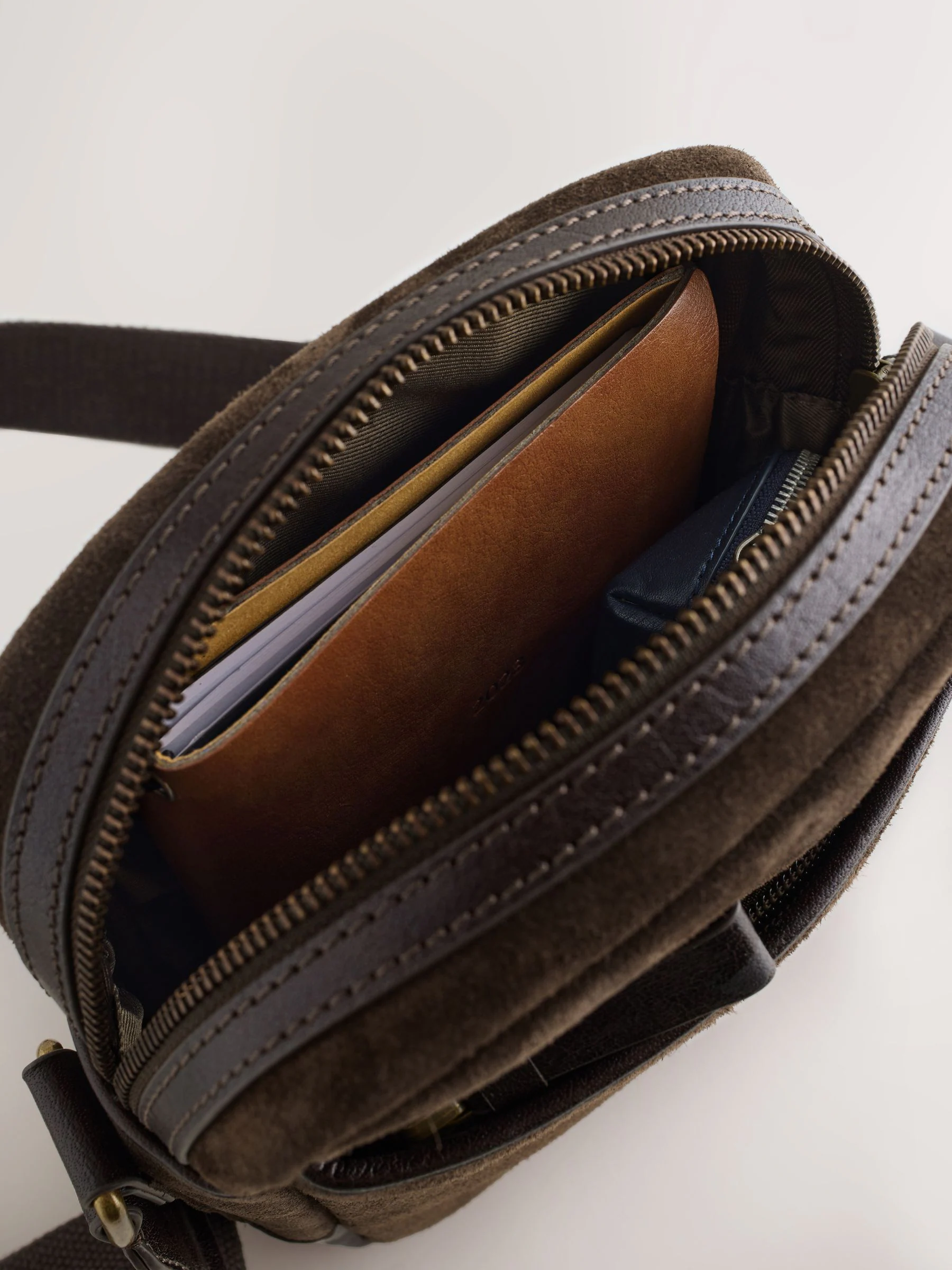 Chocoladebruin - Suède crossbodytas