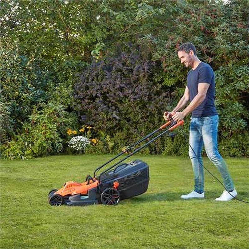 BLACK+DECKER BEMW481BH Grasmaaier - 1800W - 42cm - Inclusief 50L Opvangbak