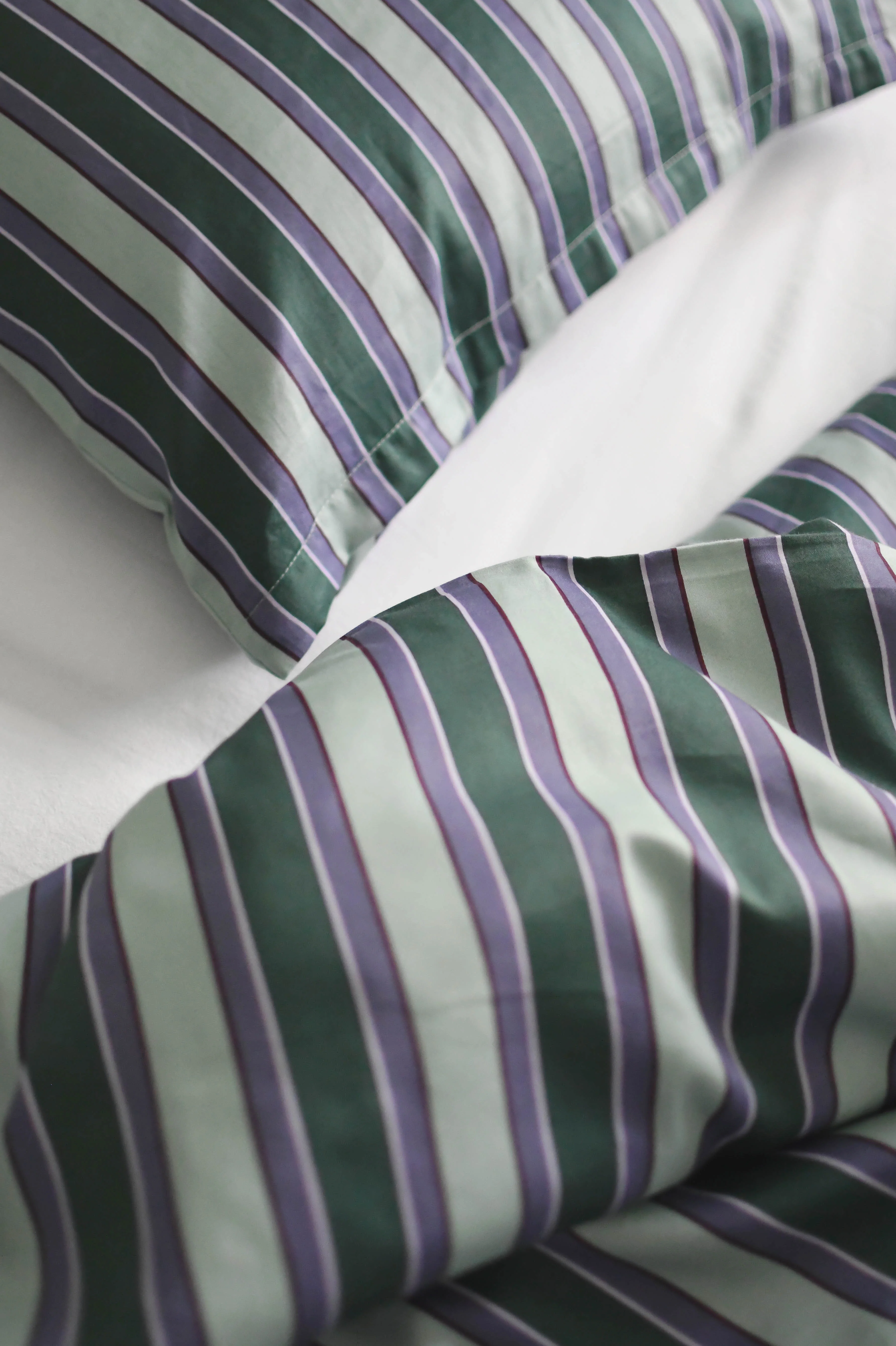 Bahne Interior  Balanced Stripe sengetøj - grøn/lavendel