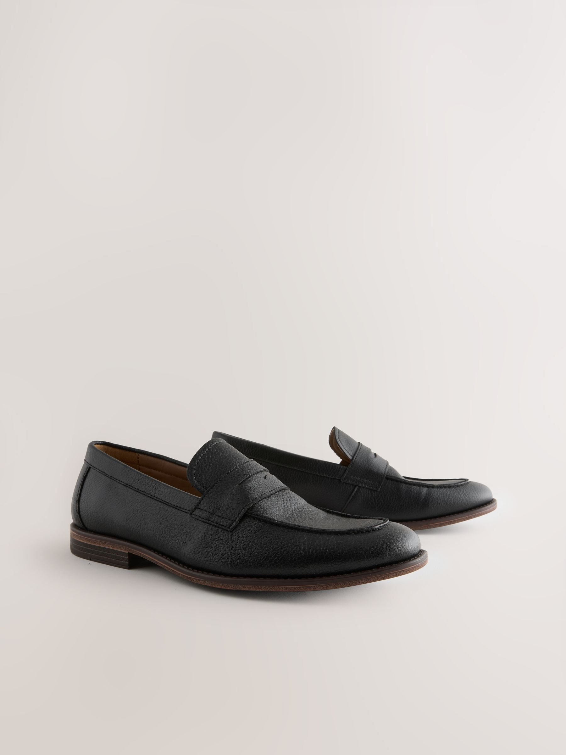 Zwart - Wijde pasvorm - Loafers van zadelleer