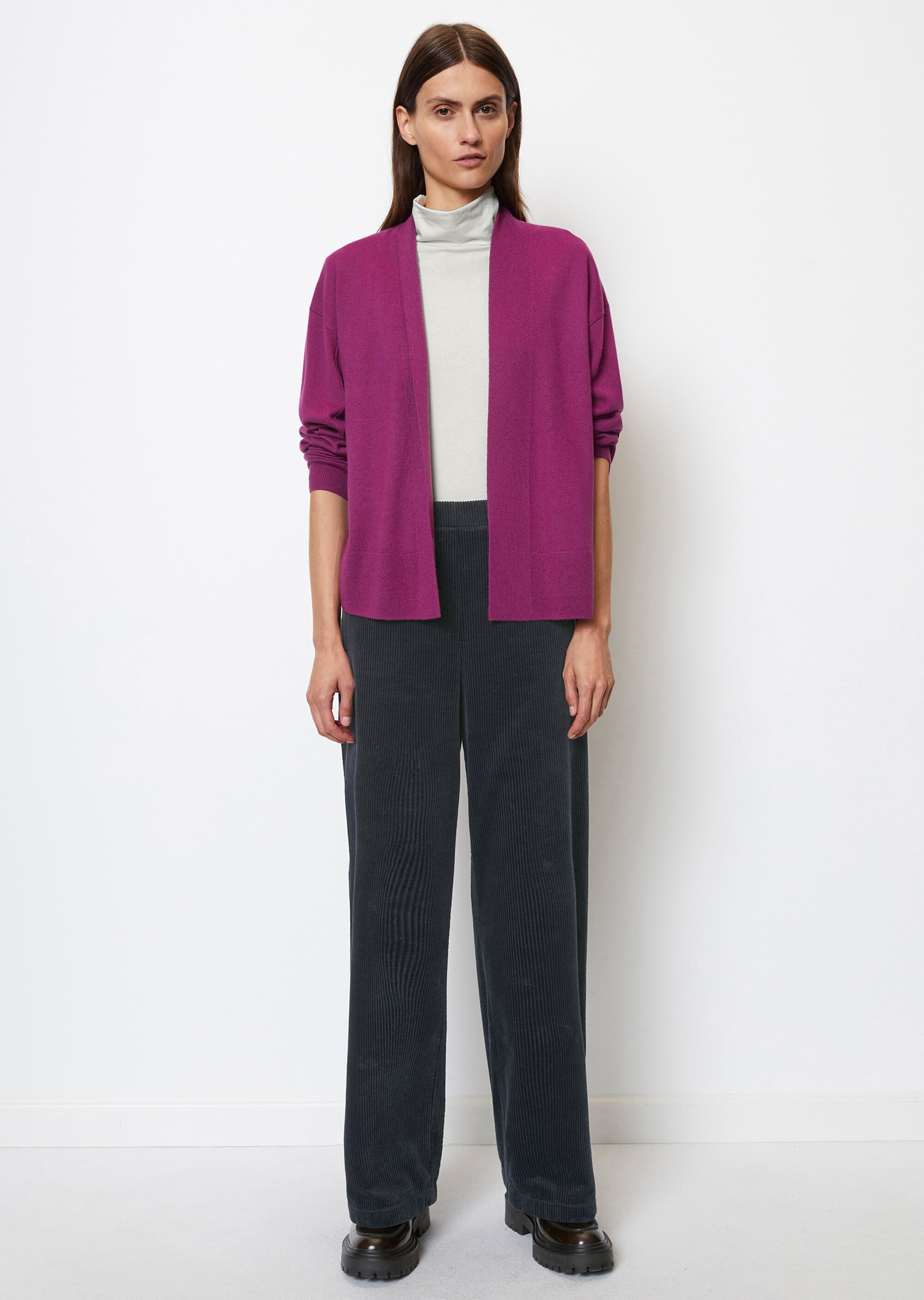 Cardigan loose aus Schurwolle-Viskose-Mix
