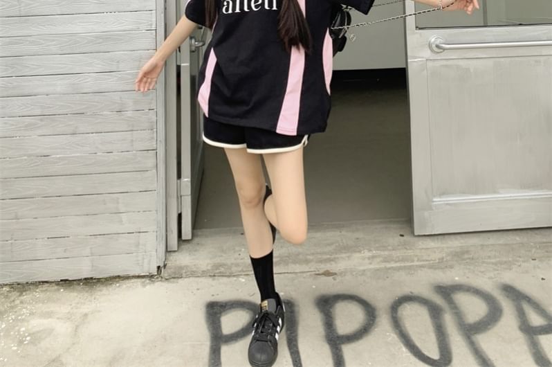 PINPI - T-shirt met korte mouwen en ronde hals, bedrukt met nummering en paneel