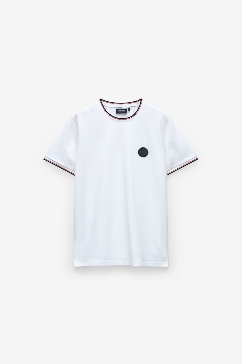 T-SHIRT COM BADGE E RISCAS NO RIB